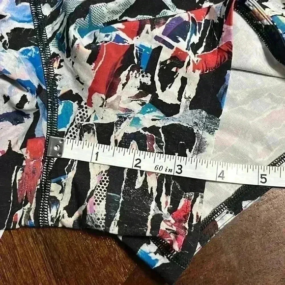 Lululemon women’s short - Picture 13 of 14